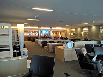 Cdg American Airlines Business Class Lounge Paris Loungeindex