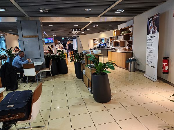 Dusseldorf Lufthansa Senator Lounge image