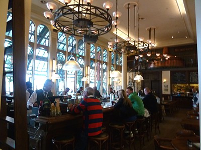 Amsterdam Airport Grand Café Het Paleis
