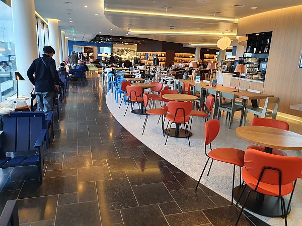 Amsterdam KLM Non-Schengen Lounge 52 image