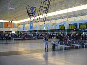 inden for noget Slagskib LPA: Gran Canaria Airport - Terminal map, airport guide, lounges, bars,  restaurants & reviews with images