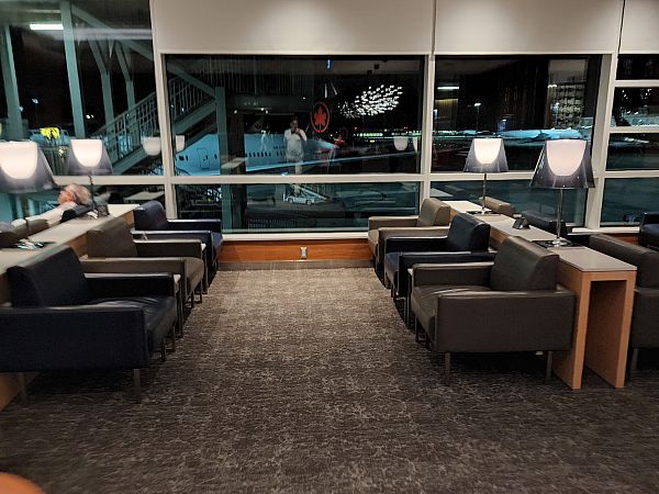 Vancouver Air Canada International Lounge