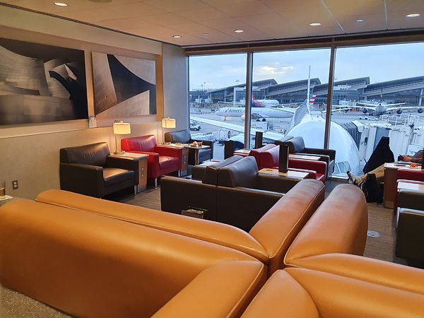 Los Angeles American Airlines Flagship Lounge image