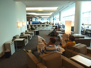 Minneapolis Delta Skyclub Concourse F