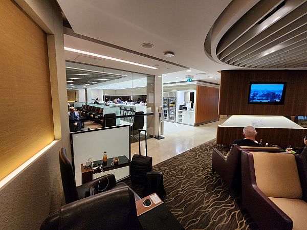 Singapore Airlines Business Lounge