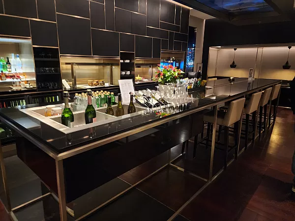 Singapore British Airways First Bar