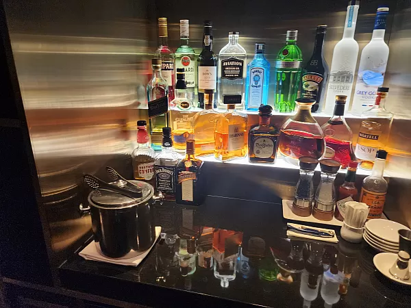 Singapore British Airways First Bar