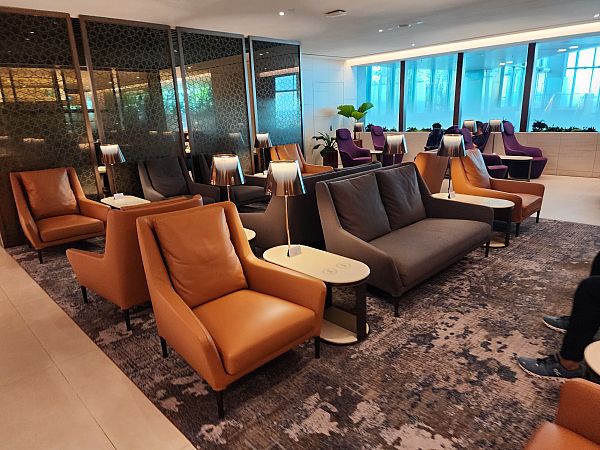 Singapore Qatar Airways Lounge image