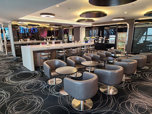 Eva Air Lounge image