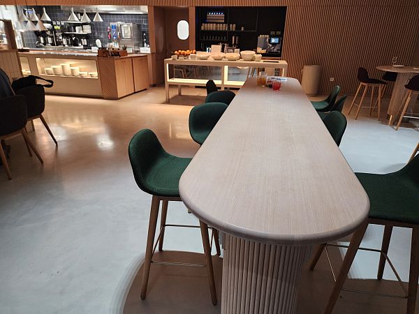 Helsinki Finnair Business Class Lounge Non-Schengen 