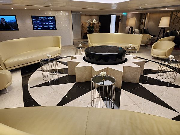 Paris CDG Qatar Airways Lounge image