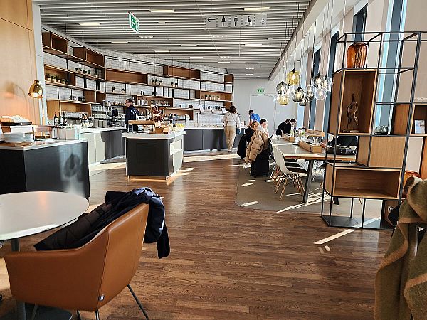 Berlin Brandenburg Lufthansa Business Lounge image