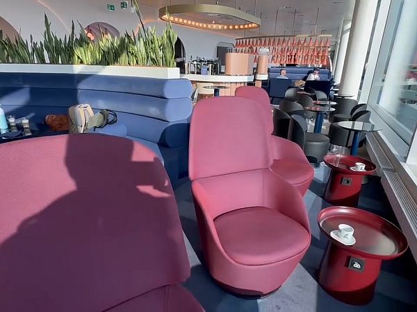 Amsterdam oneworld Lounge image