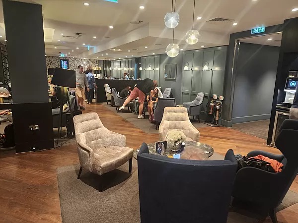 London Gatwick Clubrooms Lounge North image