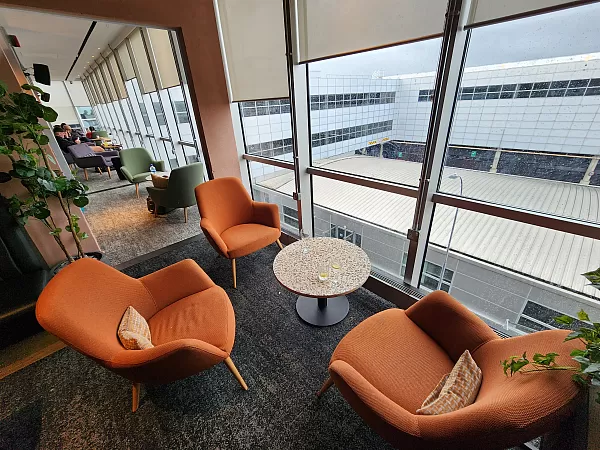 London Gatwick Easyjet Gateway Lounge image