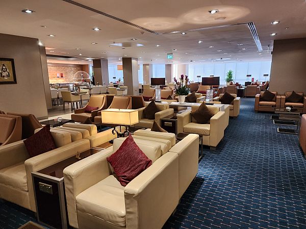 London Gatwick Emirates Lounge image