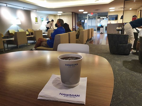 Honolulu Hawaiian Airlines Plumeria Lounge