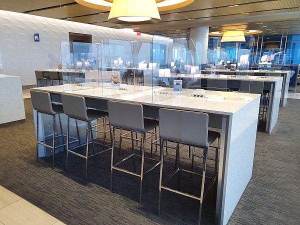 Los Angeles United Airlines United Club Lounge Business Facilities image