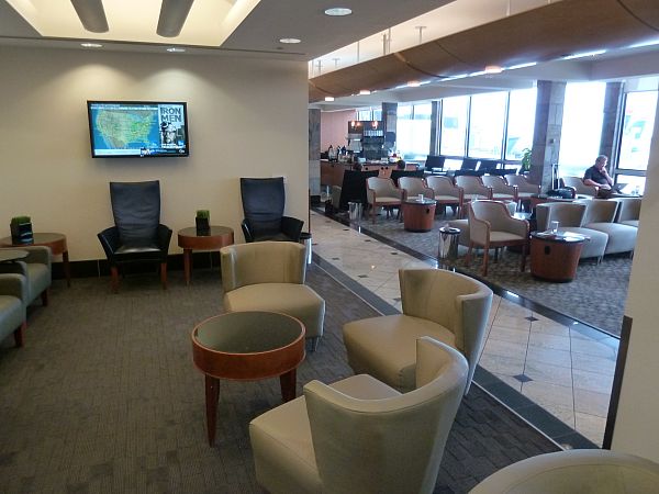 Chicago Delta Airlines Sky Club Lounge
