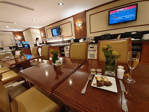 Sydney Emirates Lounge
