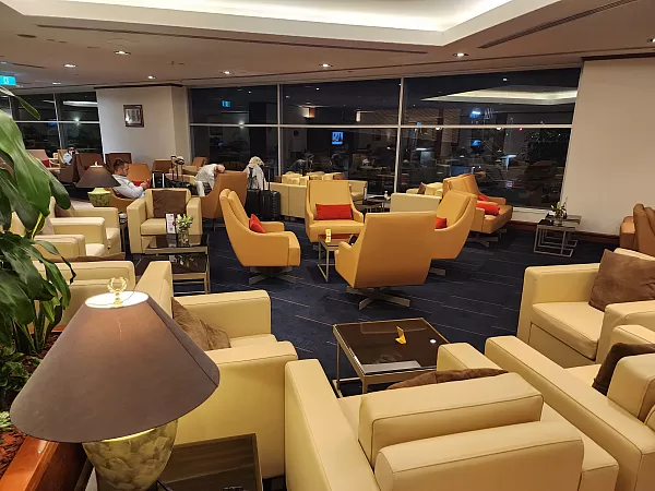 Sydney Emirates Lounge