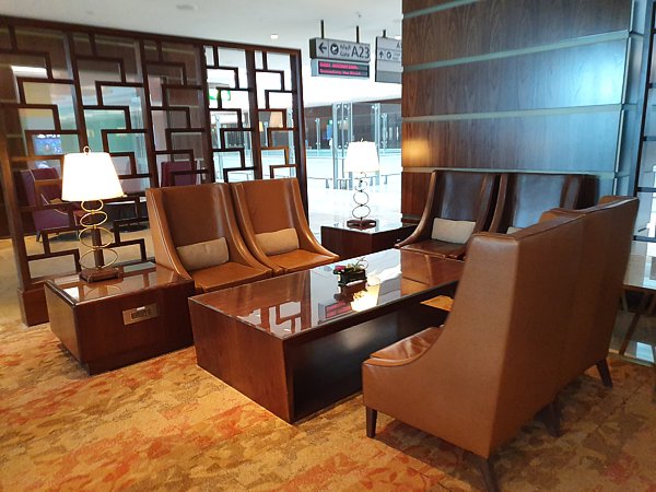 Dubai Emirates First Class Lounge A image