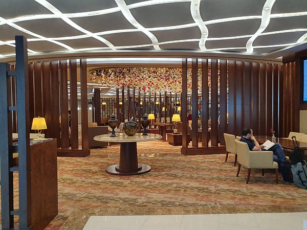 Dubai Emirates First Class Lounge A image